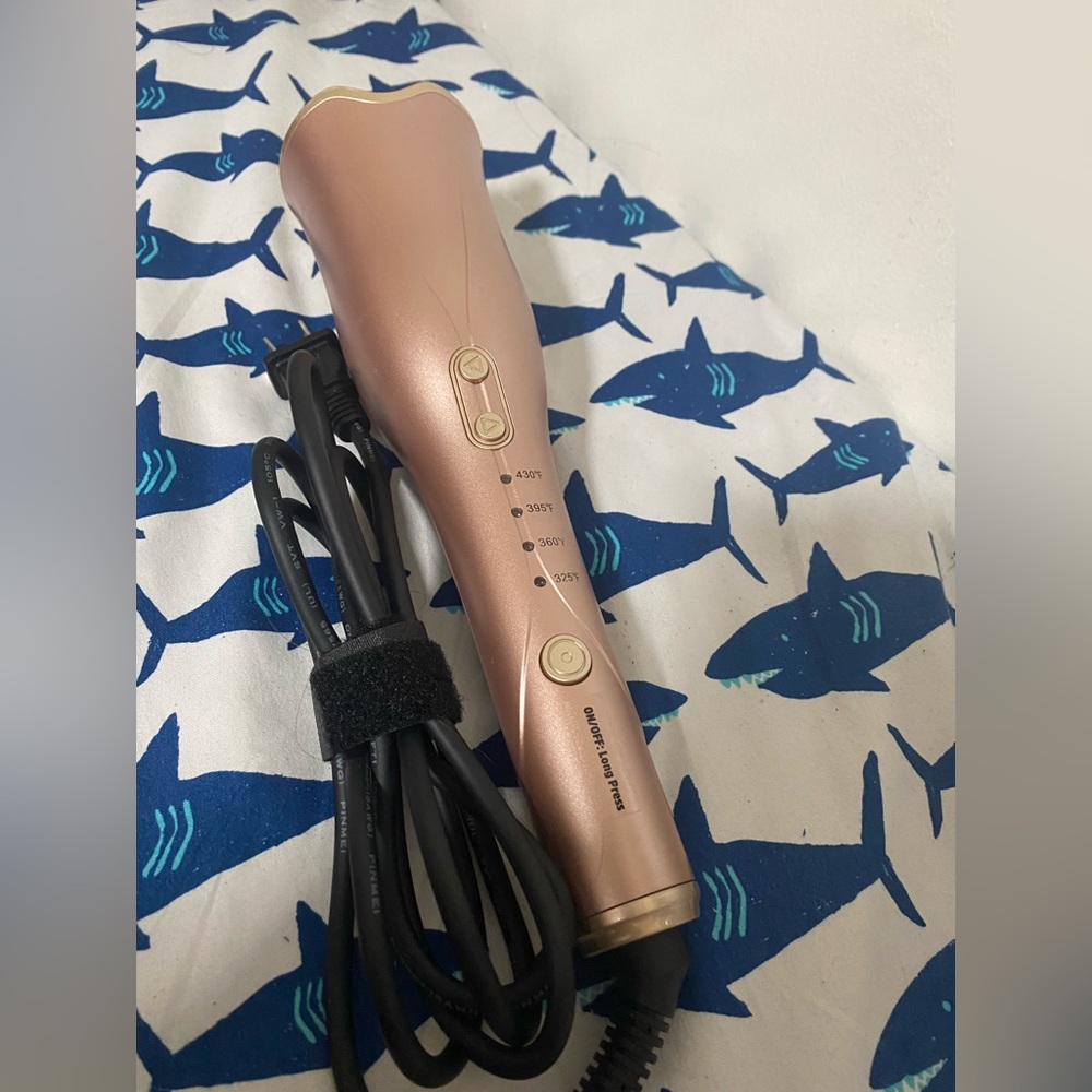 BRAND NEW CURLER